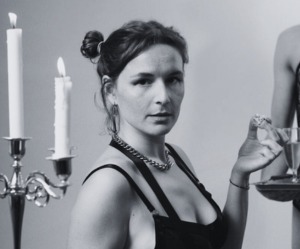 Découvrez Solenne, guest au Kink Study : elle organise des événements sex-positifs et BDSM à Paris, dédiés à l’exploration du désir, des relations et des pratiques.